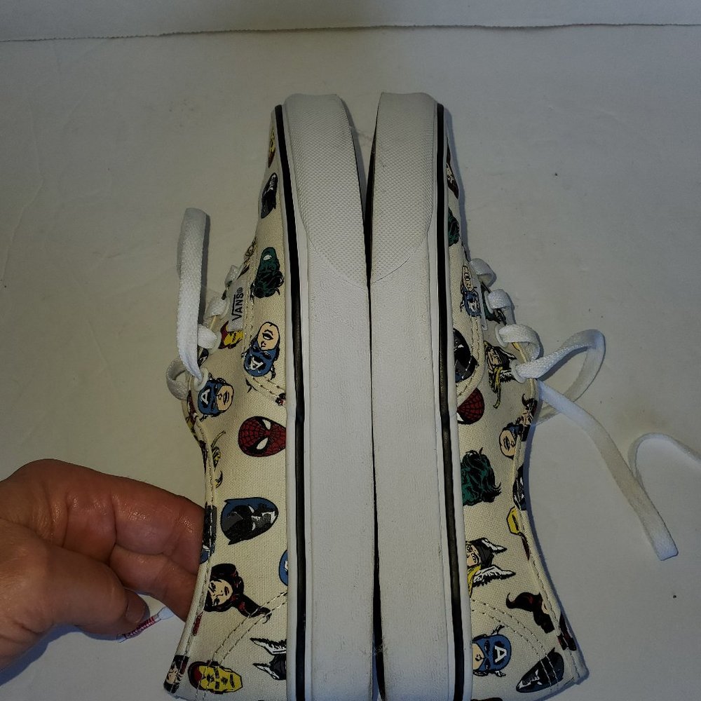 Vans Marvel Womans 7 - Mens 6 - Picture 9 of 14